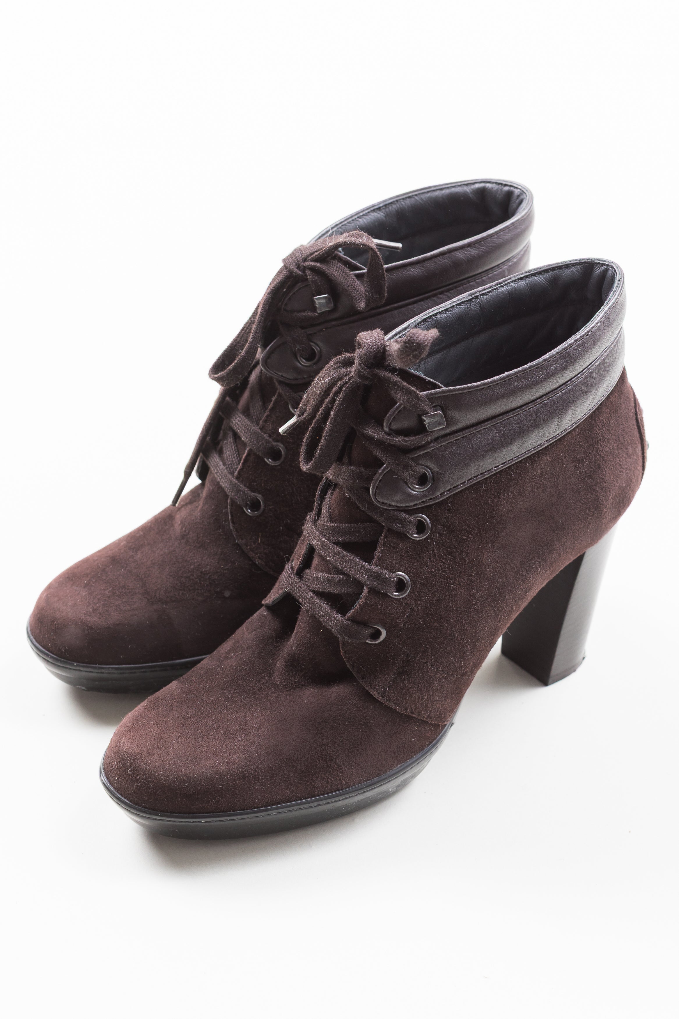 Tod’s Suede Ankle Boot (37.5)
