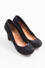 Load image into Gallery viewer, Chi Mihara black patent leather pumps (37)
