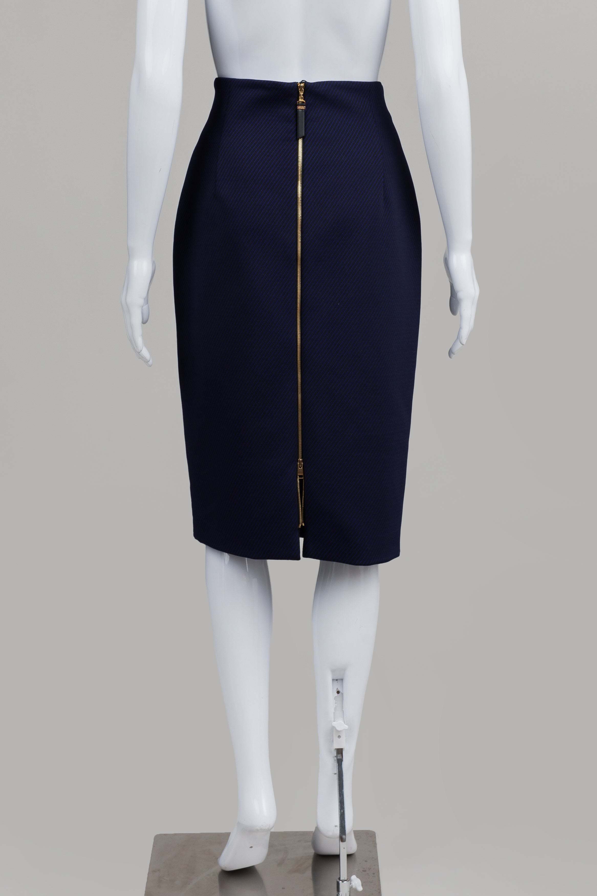 Escada dark blue and black diagonal patterned pencil skirt with back zipper (38)