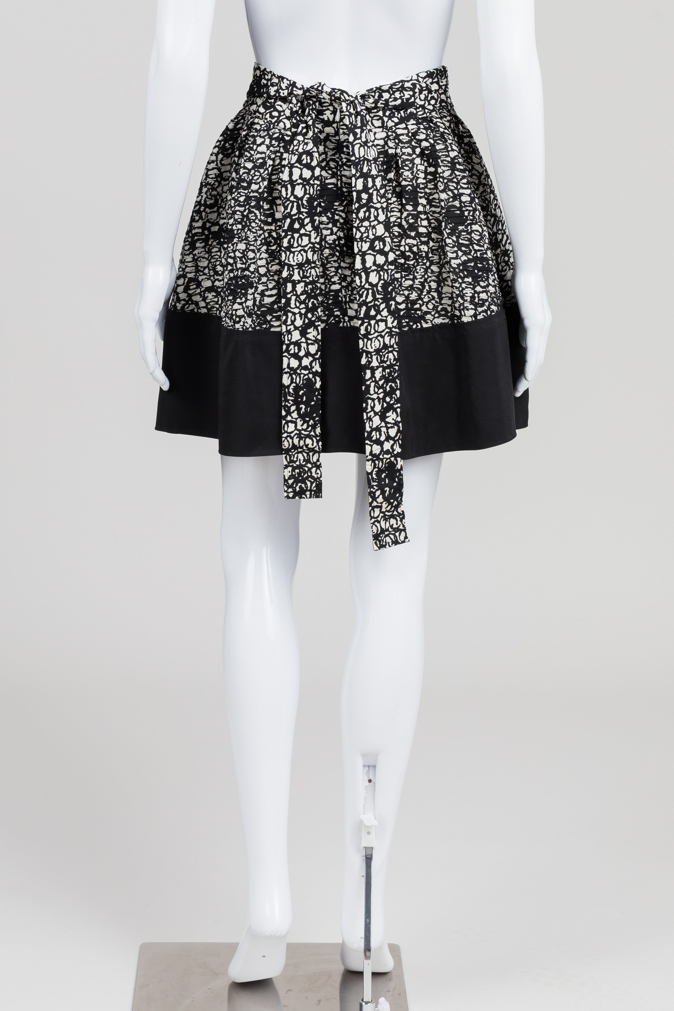 Balenciaga Silk Black/Cream Print Full Skirt w/ Belt (36)