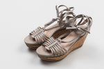 Load image into Gallery viewer, Frye Wedge Sandals (8M)
